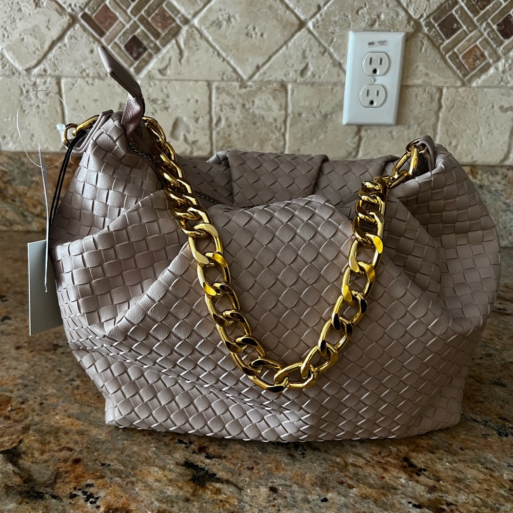 Loume Chic Woven Shoulder Bag with Gold Chain